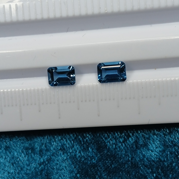 London Blue Topaz Rectangular Gemstones 7x5mm - Picture 7 of 14